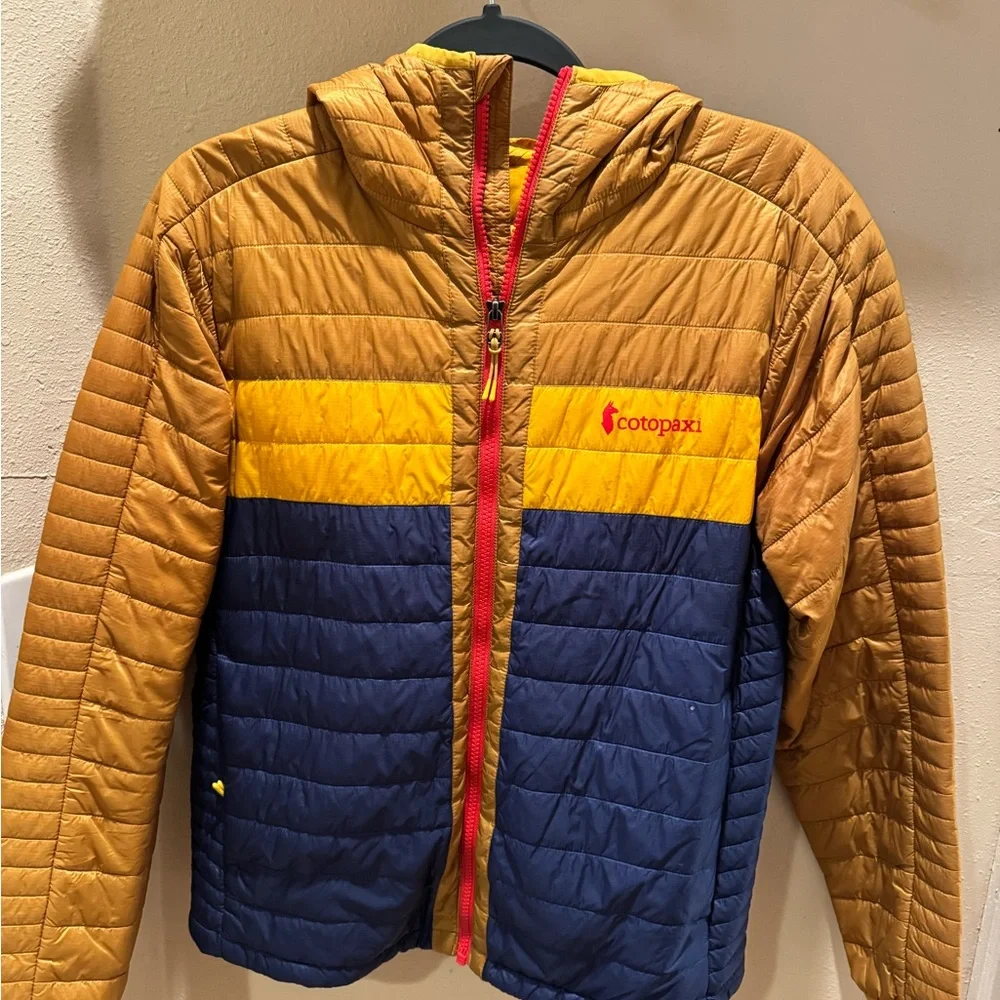 Cotopaxi Women’s Gold and Blue Hooded Down Jacket - Picture 13 of 13